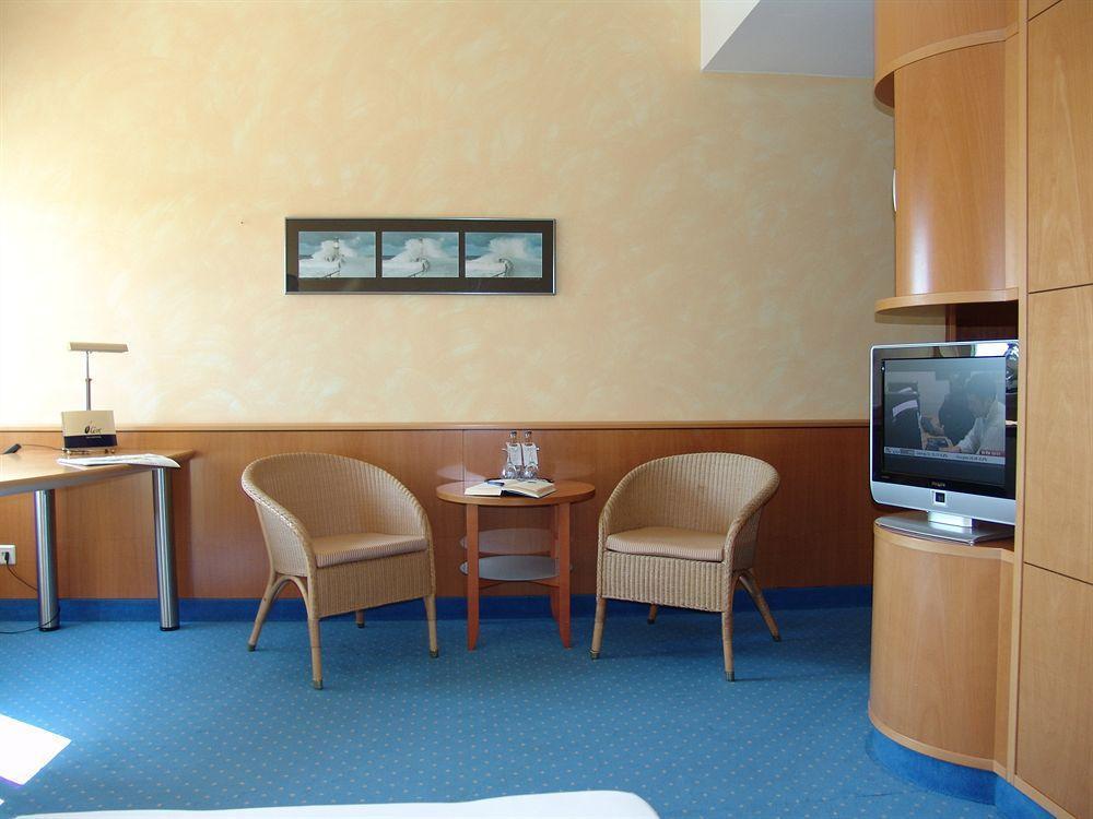 Hotel Am Leuchtturm Rostock Bagian luar foto