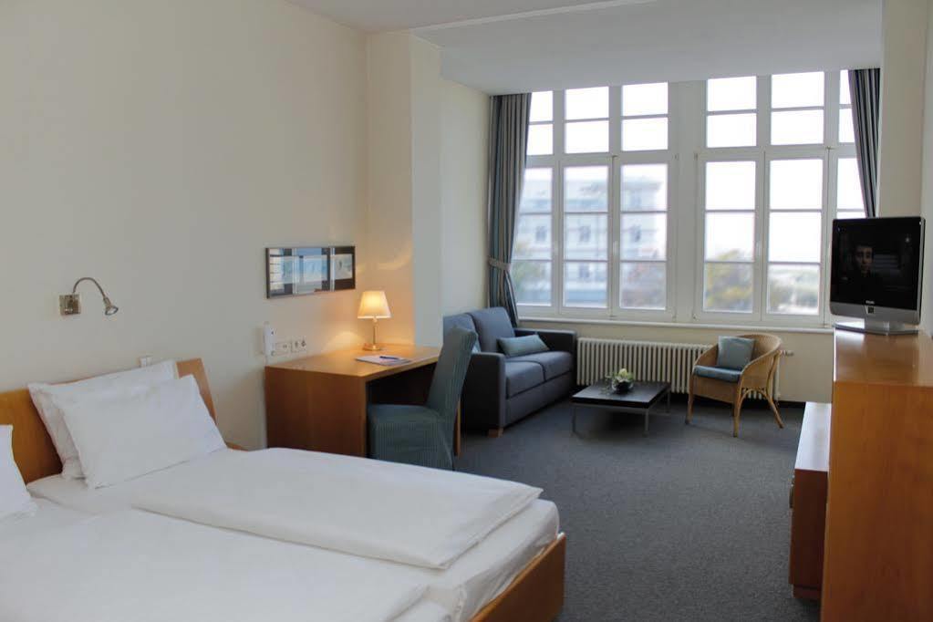 Hotel Am Leuchtturm Rostock Bagian luar foto