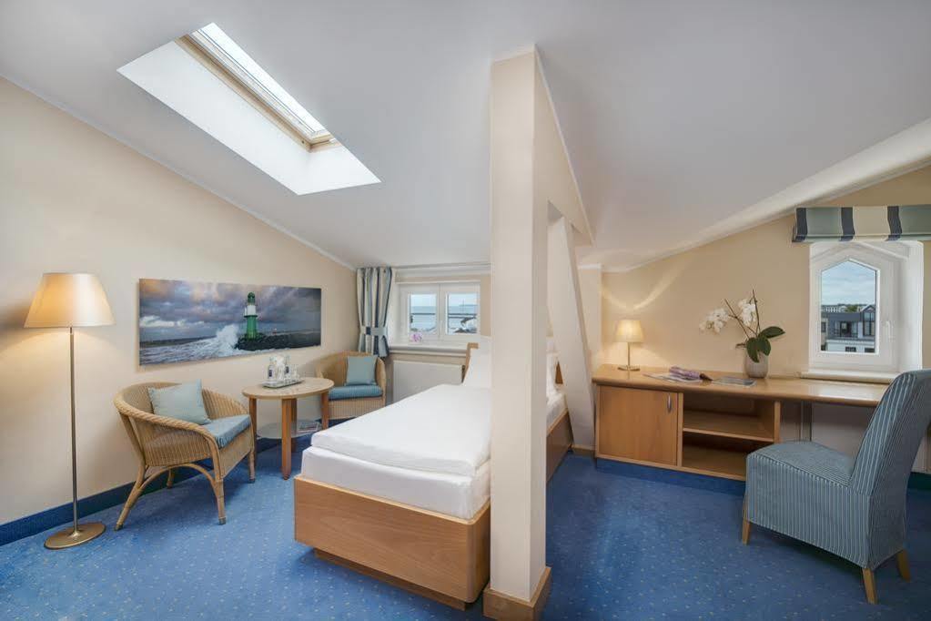 Hotel Am Leuchtturm Rostock Bagian luar foto