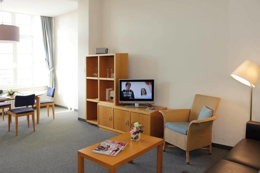 Hotel Am Leuchtturm Rostock Bagian luar foto