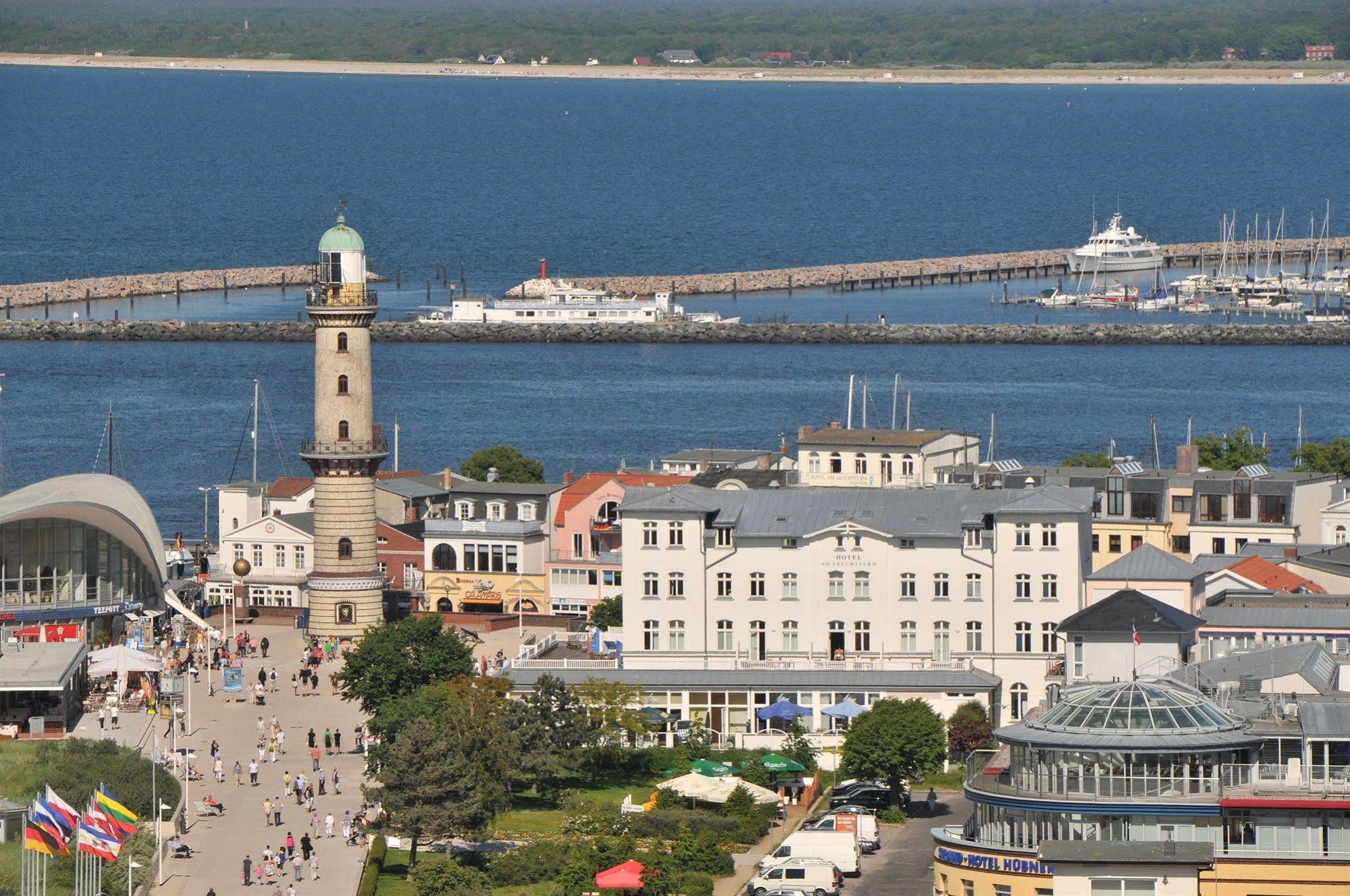 Hotel Am Leuchtturm Rostock Bagian luar foto