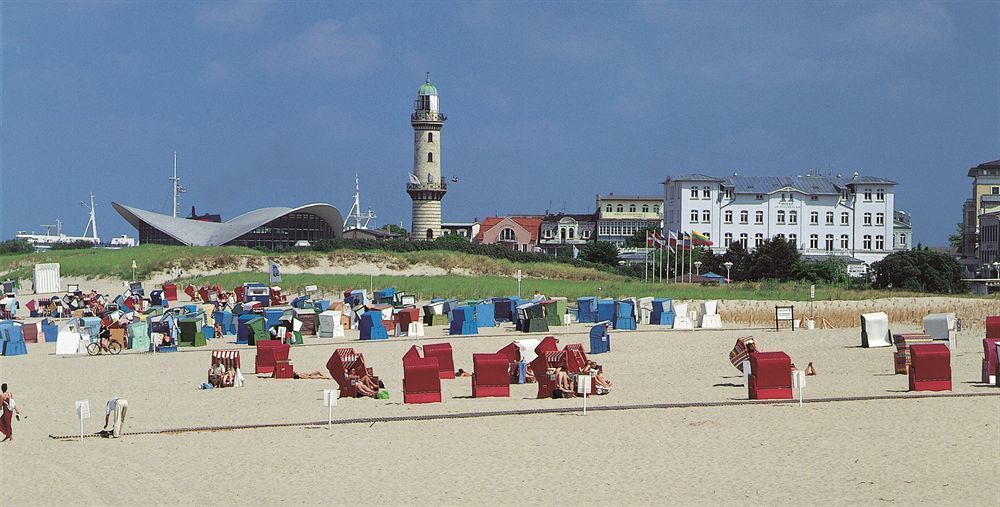 Hotel Am Leuchtturm Rostock Bagian luar foto